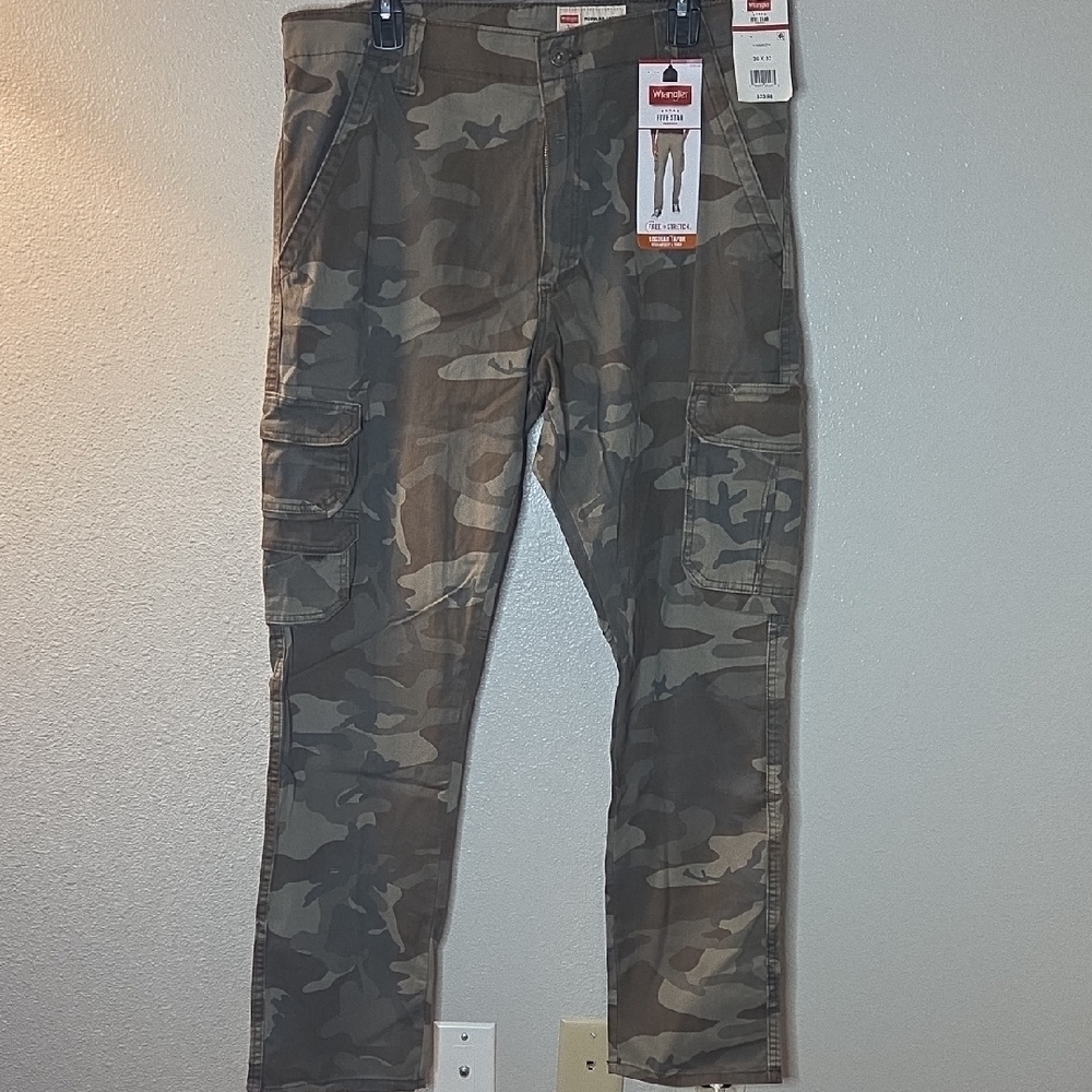 Wrangler Men's Camouflage Cargo Pants